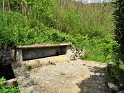69 Via Mercatorum tra Algua e Bracca- fontana-abbeveratoio con lavatoio risalente al sec. XIX